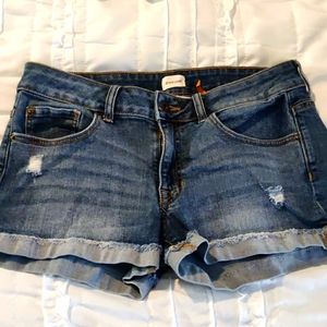 Sneakpeek Cuffed Low Rise Jean Shorts L